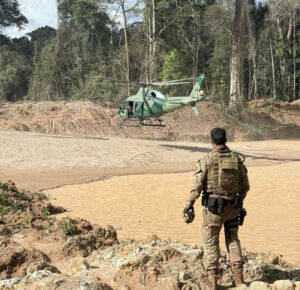 Ação do Ibama e da PF em garimpos ilegais em RO - Foto: Divulgação/Ibama